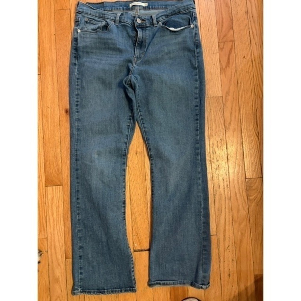 Levis Classic Bootcut Jeans Medium Wash Womens Size 12M W31 L32 39252-0001 T25-8